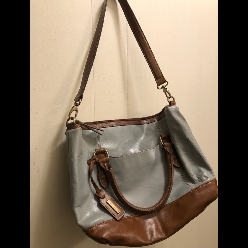 TIGNANELLO Leather Bag 15”w 11”with zipper closure. New condition. Lots of room